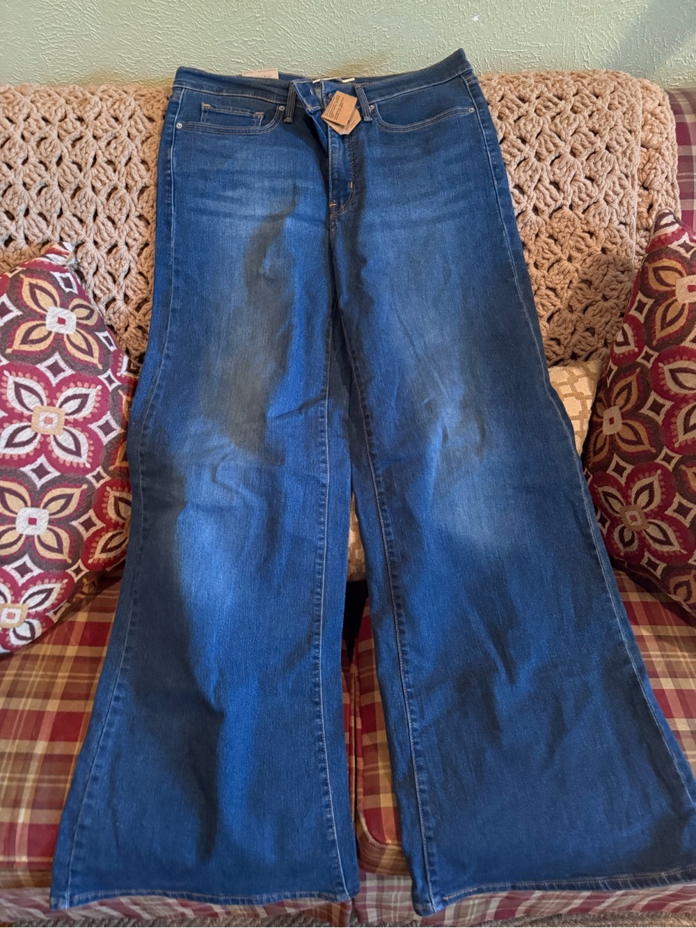 Levi’s 318 Shaping Jeans
